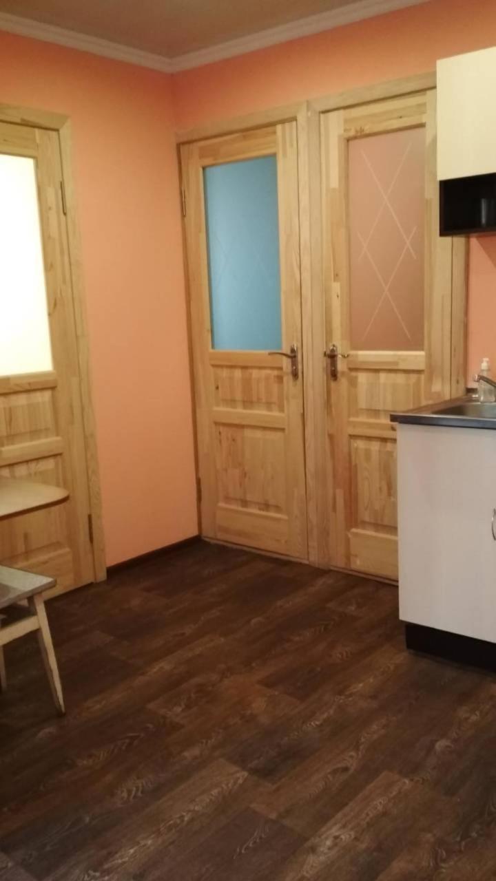 Частный Дом, Р-Н 3 Городской Больницы Çerkassi Dış mekan fotoğraf